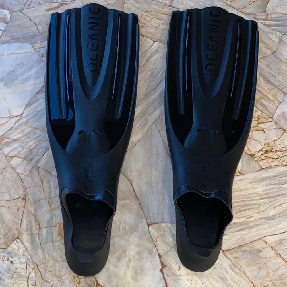 Oceanic Viper 2 Full Foot Fins Black Snorkeling Diving Swim Fins 21.5 Inch